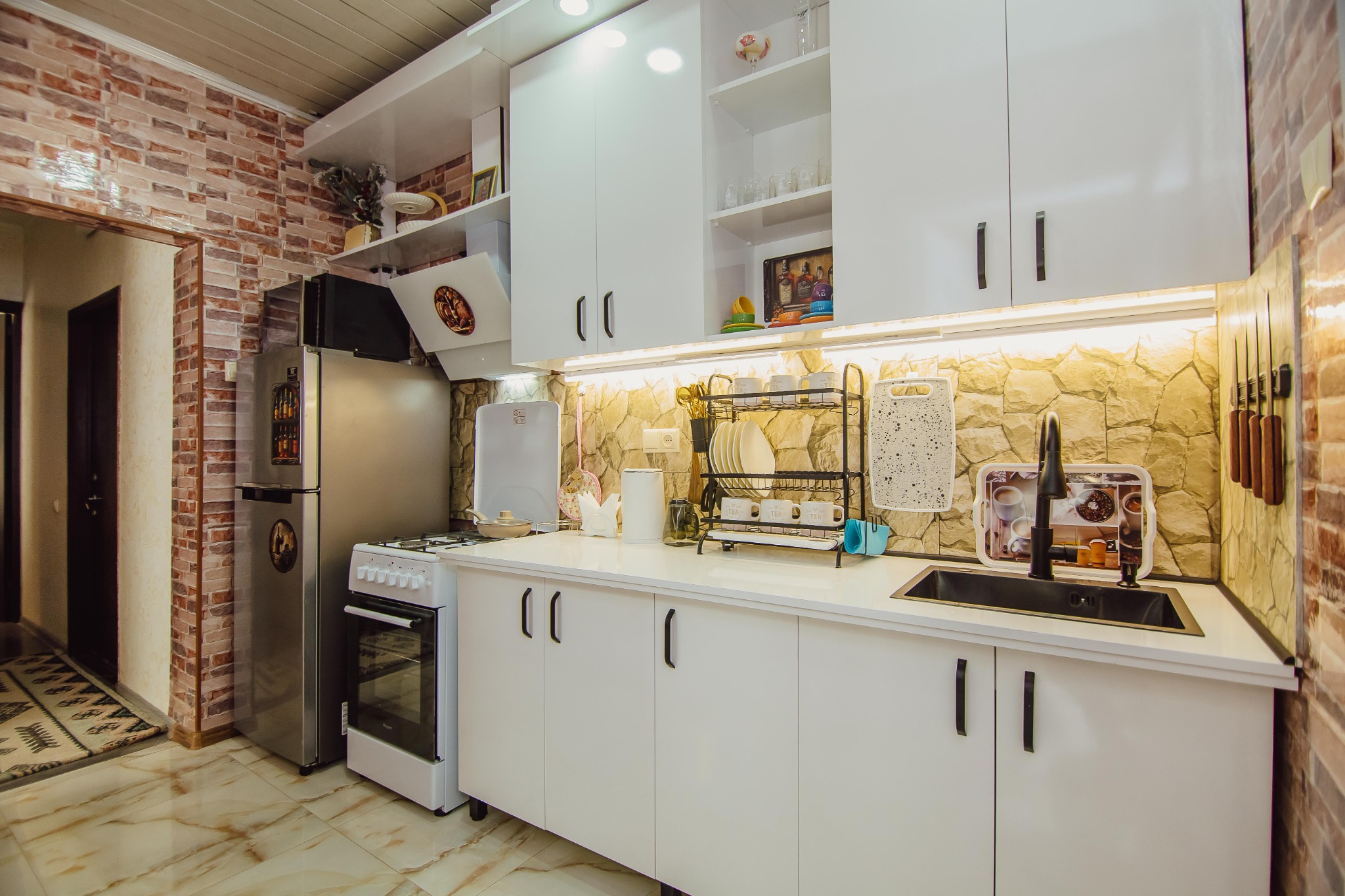 Отдельная кухня в квартире в Батуми