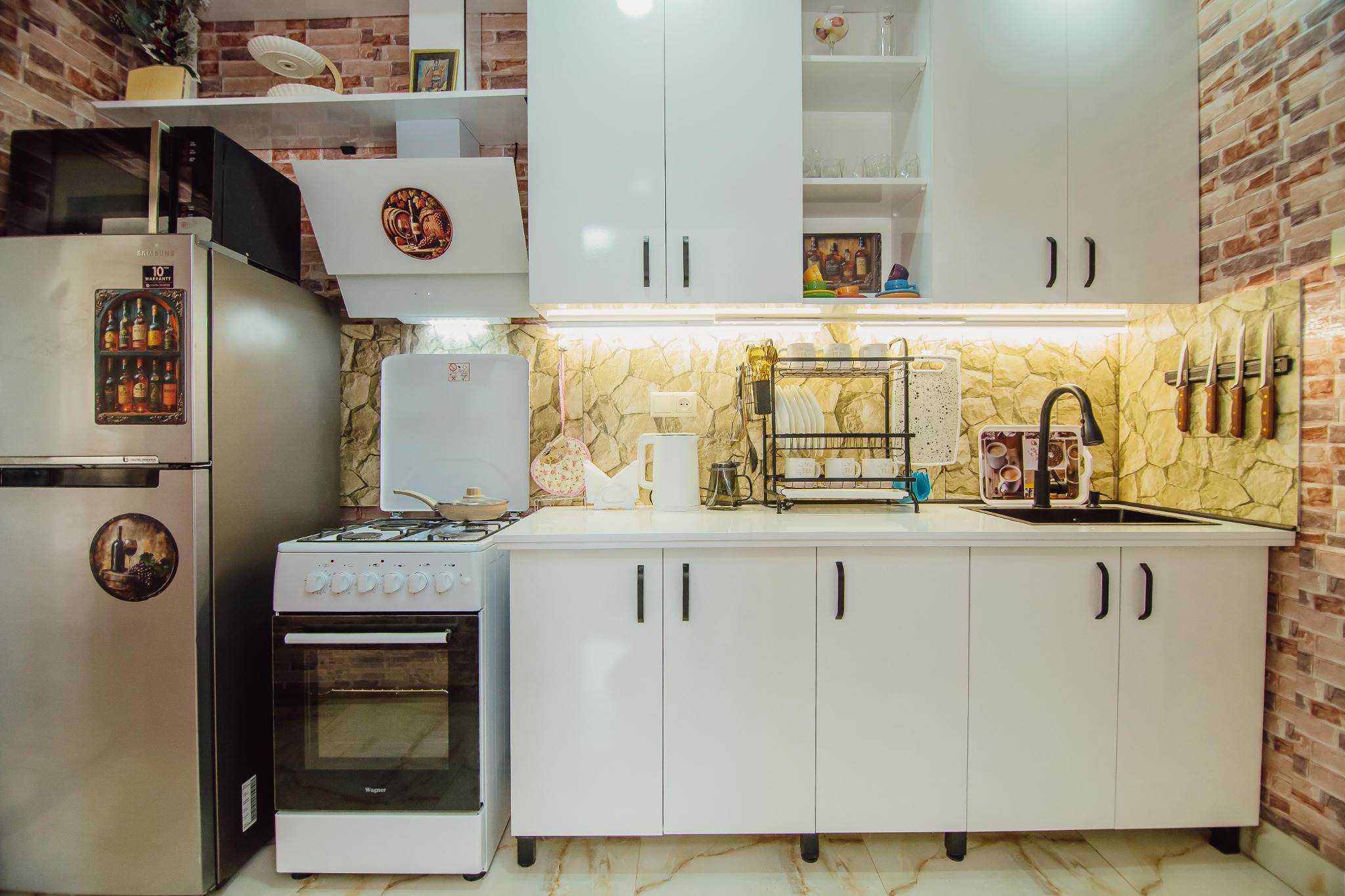 Отдельная кухня в квартире в Батуми